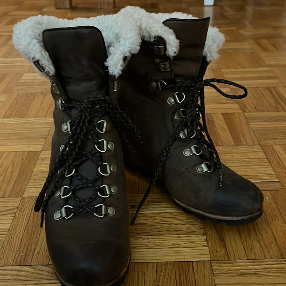 Sorel Conquest Wedge size 9 EUC